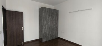 Room in 3 BHK Builder Floor at BPTP Amstoria, Sector 102 – for Rent