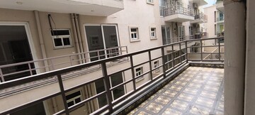 Balcony in 3 BHK Builder Floor at BPTP Amstoria, Sector 102 – for Rent