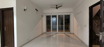Building Lobby in 3 BHK Builder Floor at BPTP Amstoria, Sector 102 – for Rent