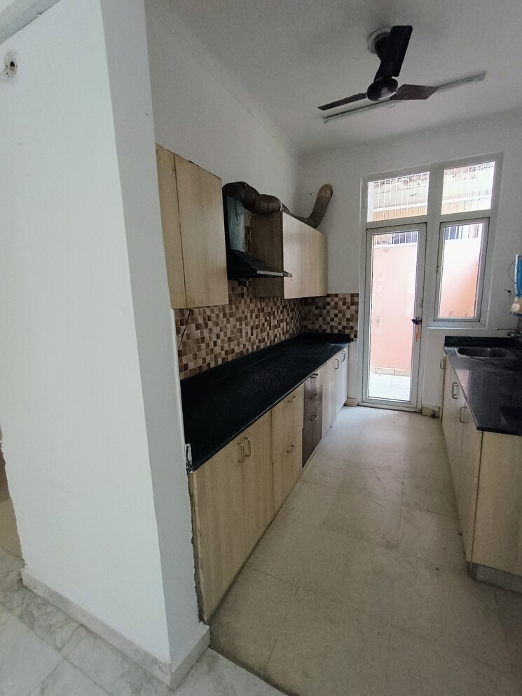 Kitchen, amrapali-leisure-valley 3 Bedroom 1825 Sq.Ft. Villa In Tech Zone 4 Greater Noida Greater Noida 8760342