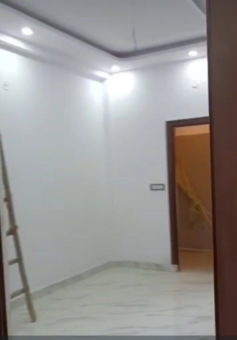 Room, sanjay nagar sector 23 5 Bedroom 100 Sq.Yd. Independent House In Sanjay Nagar Sector 23 Ghaziabad 8760354