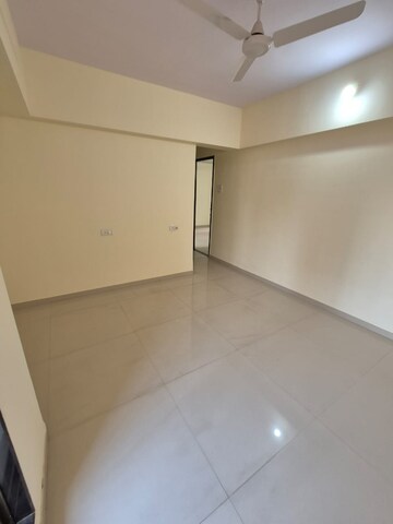 Room in 3 BHK Apartment at Cosmos Horizon Phase 2, Pokhran Road No Two – for Rent