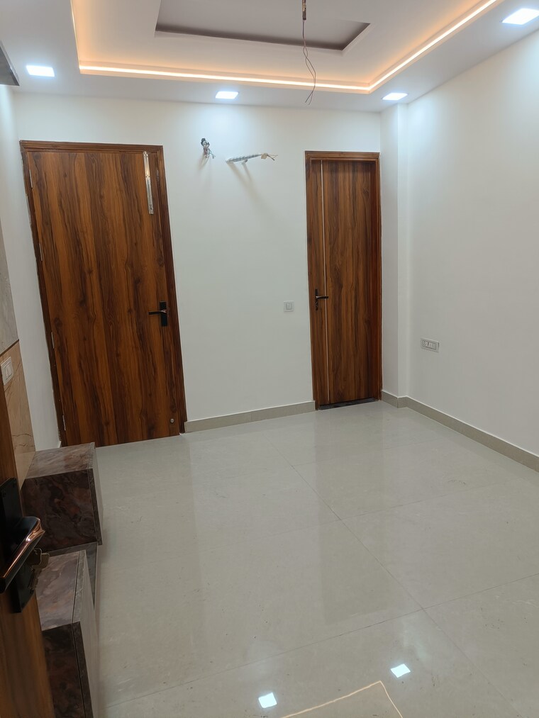 Room, burari 2 Bedroom 70 Sq.Yd. Builder Floor In Burari Delhi 8760352
