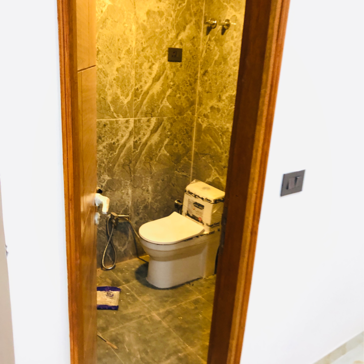 Attached Bathroom, sector 73 3 Bedroom 1400 Sq.Ft. Builder Floor In Sector 73 Noida 8760459