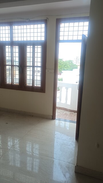 Room in 3 BHK Apartment at Kalyan Apartment, Indira Nagar – for Rent