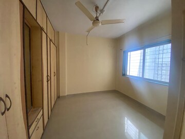 Room in 3 BHK Apartment at Pinnacle Kalpataru, Erandwane – for Rent