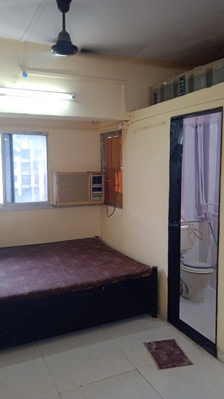 Room, gokul-ashirwaad-apartment 1 RK 300 Sq.Ft. Apartment In Juhu Mumbai 8760468