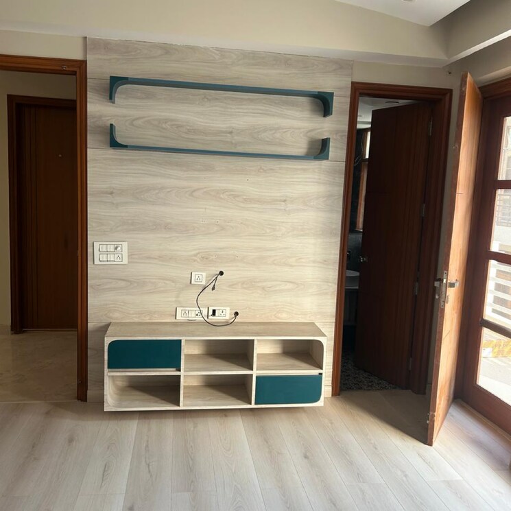 Room, sector 9 3 Bedroom 2100 Sq.Ft. Builder Floor In Sector 9 Gurgaon 8760508