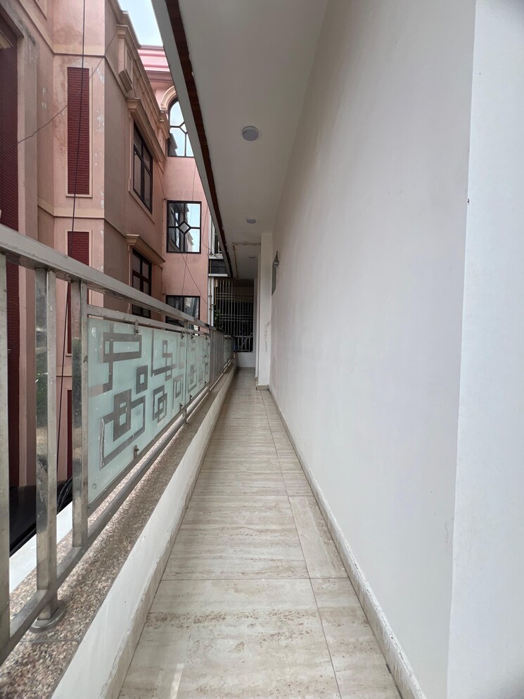 Balcony, smart-lane 3 Bedroom 120 Sq.Mt. Builder Floor In Niti Khand Ghaziabad 8760491