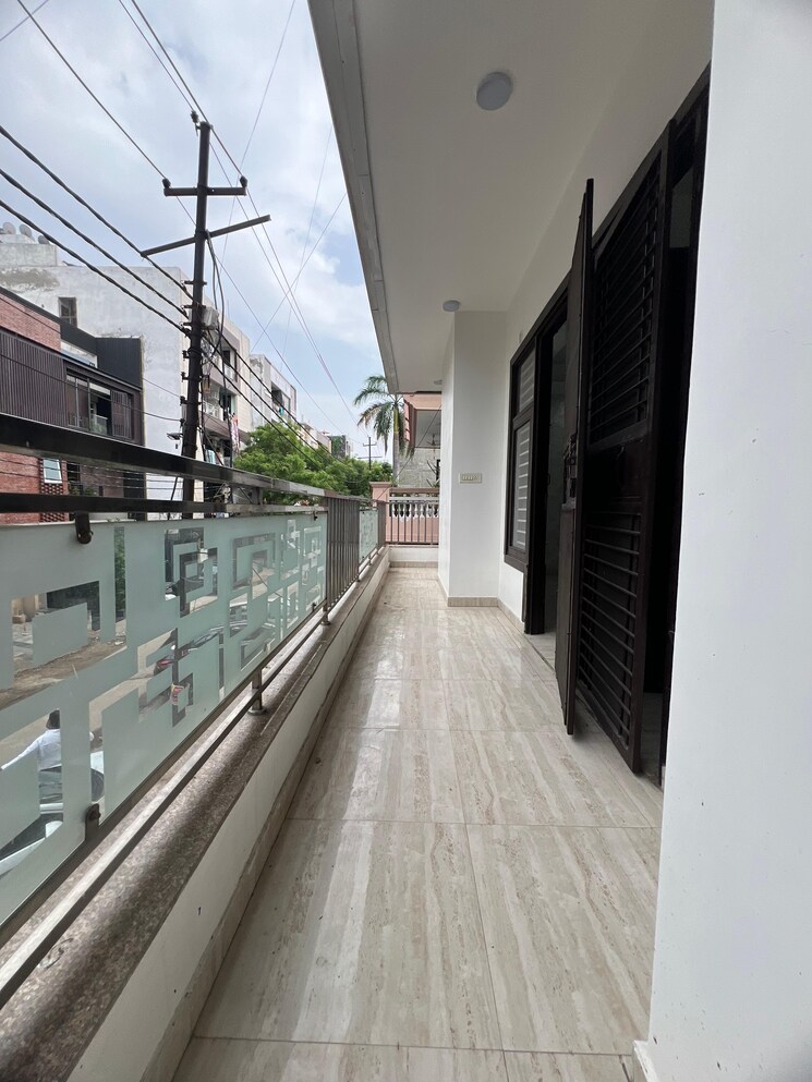 Balcony, smart-lane 3 Bedroom 120 Sq.Mt. Builder Floor In Niti Khand Ghaziabad 8760491