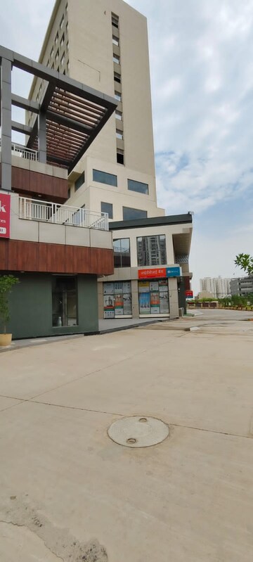  Shop – Exterior View View at V Square Oodles Skywalk, Sector 83 - for Rent