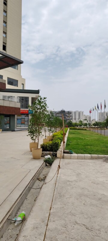  Shop – Exterior View View at V Square Oodles Skywalk, Sector 83 - for Rent