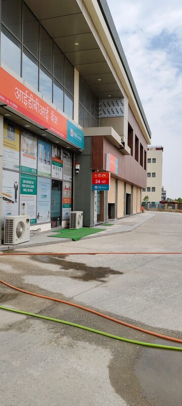  Shop For Rent in V Square Oodles Skywalk, Sector 83