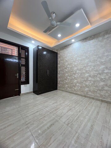 Room in 3 BHK Builder Floor at Smart Lane, Niti Khand – for Sale