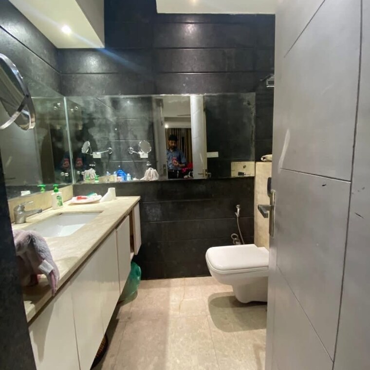Bathroom, chattarpur 3 Bedroom 1200 Sq.Ft. Builder Floor In Chattarpur Delhi 8760529