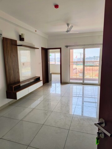 2 BHK Apartment For Rent in Godrej Aqua, International Airport Road