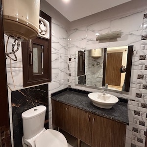 Team Area in 3 BHK Builder Floor at Palm Residency Chhatarpur, Rajpur Khurd Extension – for Sale