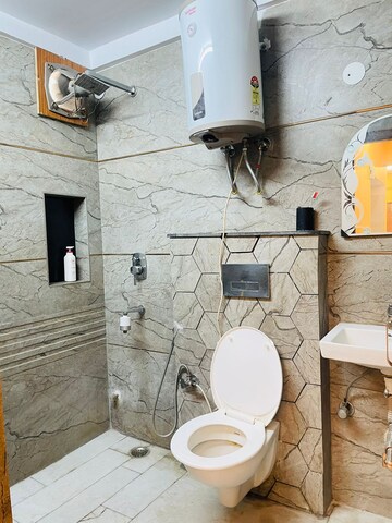 Bathroom in 1 BHK Apartment at Vasant Kunj – for Rent
