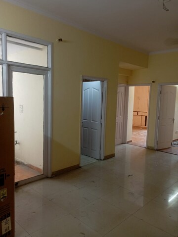 Room in 3 BHK Apartment at Vaibhav Khand – for Rent