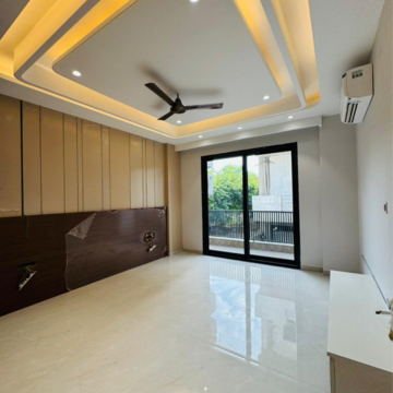 Bedroom in 4 BHK Builder Floor at Ansal API Esencia, Sector 67 – for Sale