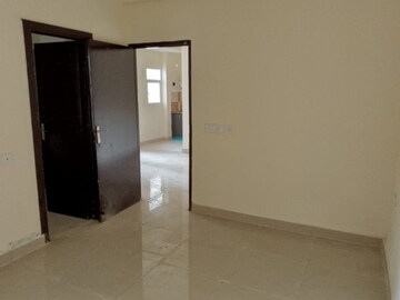 Room in 3 BHK Apartment at Amrapali Enchante, Tech Zone 4 Greater Noida – for Rent