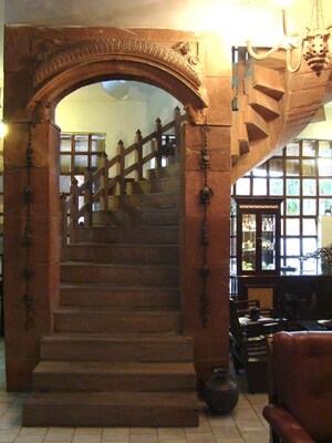 Staircase in 6+ BHK Villa at Sector 40 – for Sale