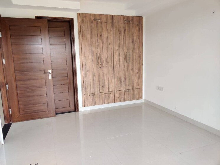 Room, sector 45 3 Bedroom 2000 Sq.Ft. Builder Floor In Sector 45 Gurgaon 8760715
