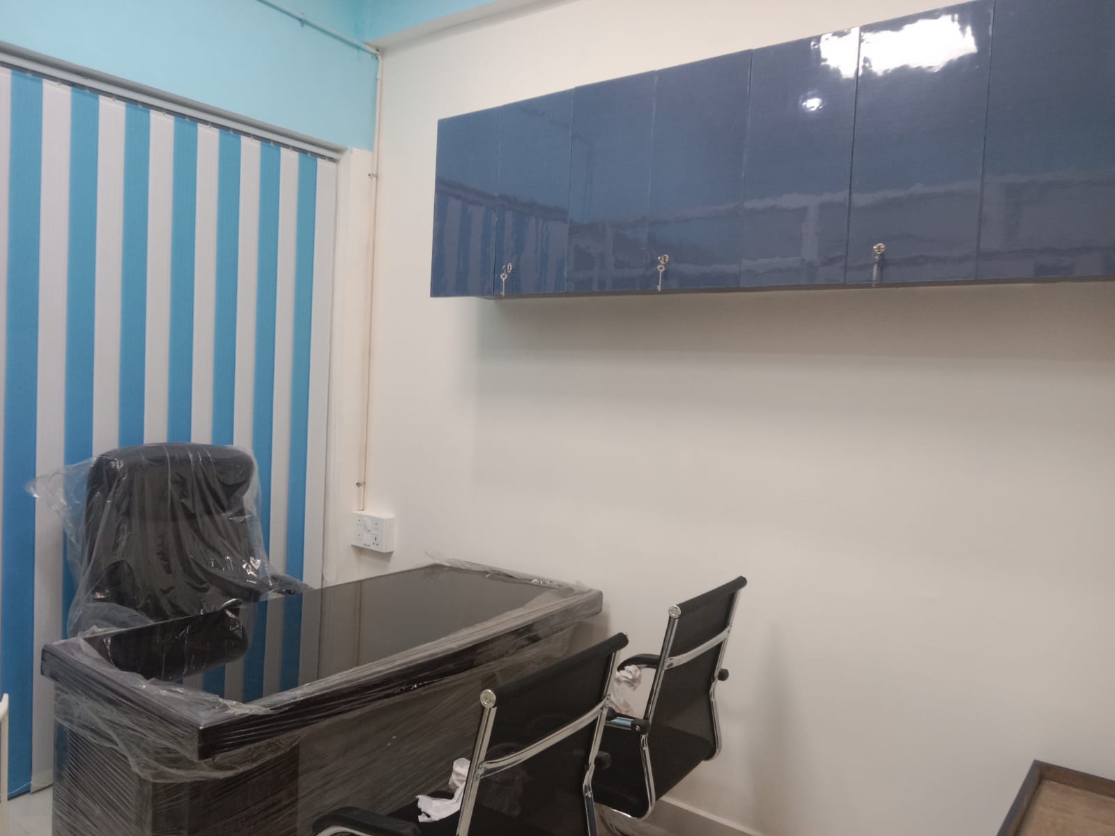 Office Space For Rent in Gaur City Mall