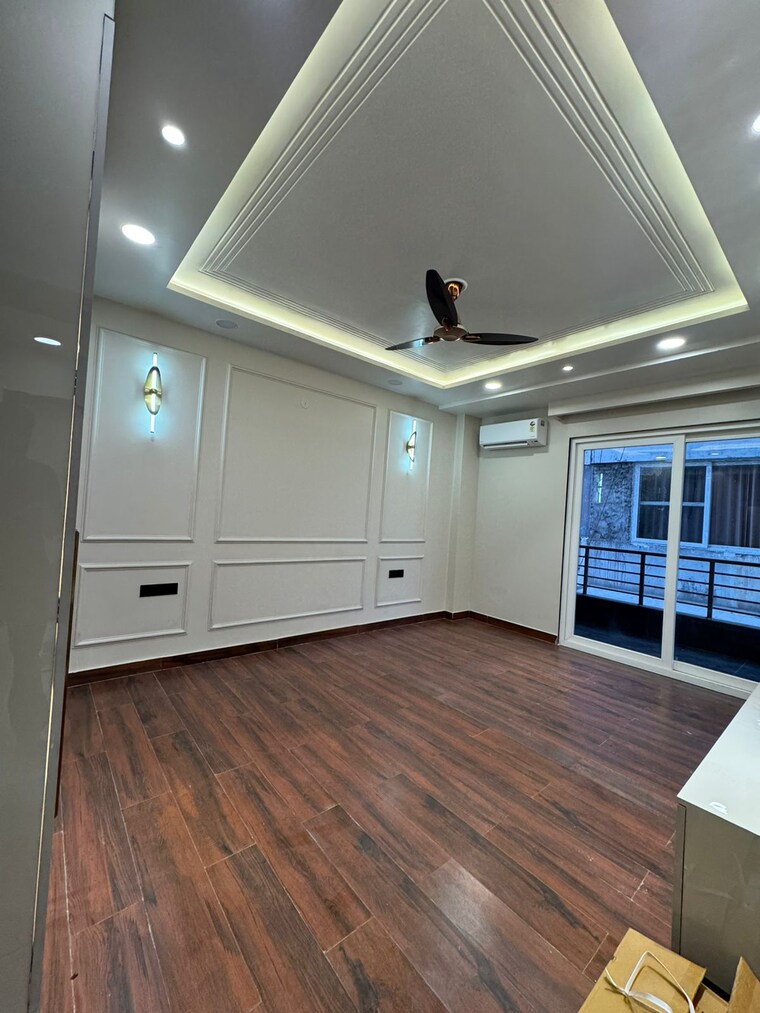 Room, uppal-southend 4 Bedroom 300 Sq.Yd. Builder Floor In Sector 49 Gurgaon 8760756