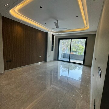 Room in 4 BHK Builder Floor at Kohli One Malibu Town, Malibu Town – for Sale