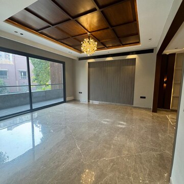 Room in 4 BHK Builder Floor at Kohli One Malibu Town, Malibu Town – for Sale