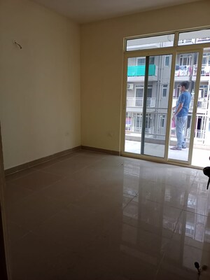 Room in 3 BHK Apartment at Conscient Habitat 78, Sector 78 – for Sale