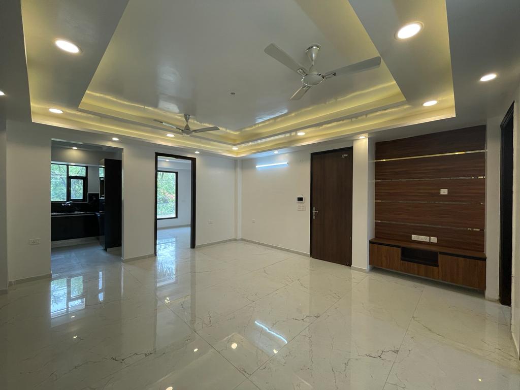 3 BHK + Servant Room Builder Floor For Rent in South City 1