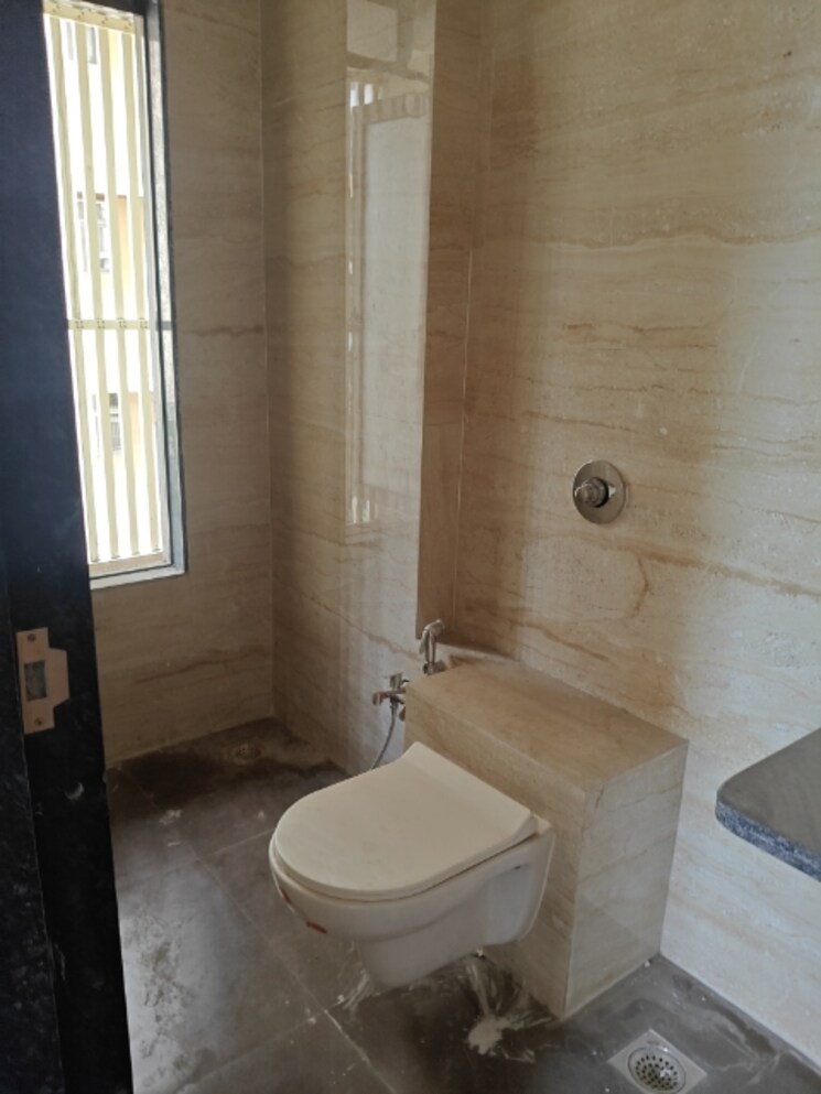 Bathroom, majestic-avighna 2 Bedroom 786 Sq.Ft. Apartment In Chembur Mumbai 8760795