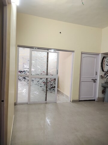 Furnished Amenities in 1.5 BHK Villa at Gomti Nagar – for Rent