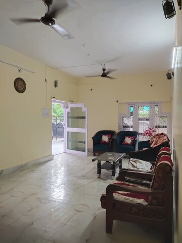 Master Bedroom in 1.5 BHK Villa at Gomti Nagar – for Rent