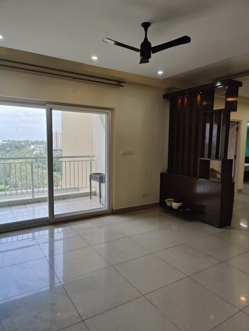Room in 3.5 BHK Apartment at Mantri Webcity, Hennur – for Rent