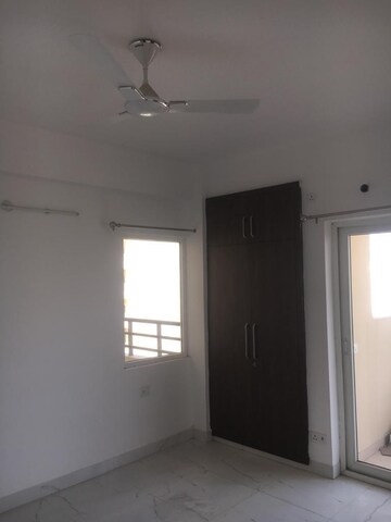 Room in 4 BHK Apartment at Purvanchal Royal City II, Chi V Greater Noida – for Sale