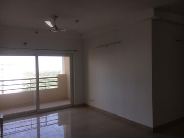 Room in 4 BHK Apartment at Purvanchal Royal City II, Chi V Greater Noida – for Sale