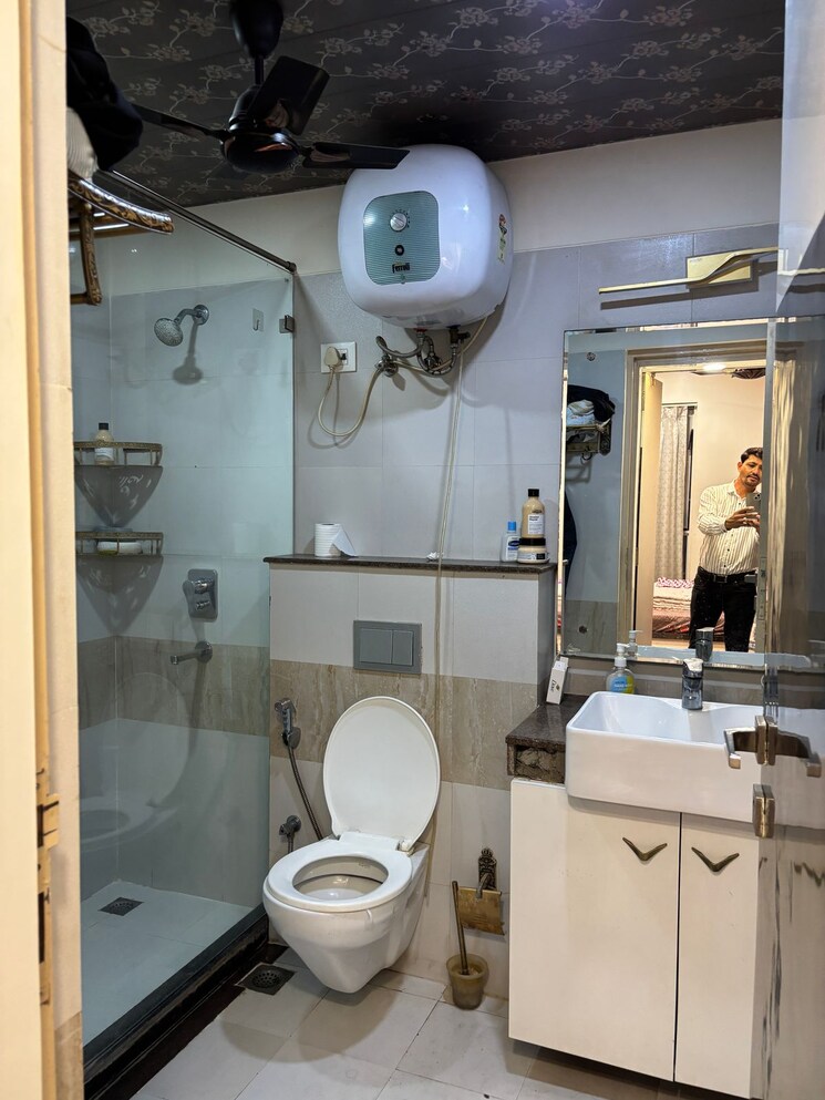 Master Bedroom, surendra-avenue-69 2 Bedroom 900 Sq.Ft. Apartment In Sector 69 Gurgaon 8760814