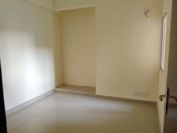 Room in 2 BHK Apartment at Tech Zone 4 Greater Noida – for Rent