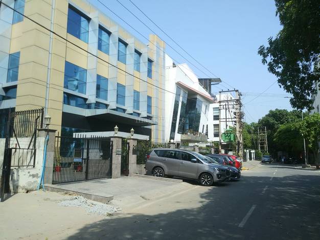 3 BHK + Pooja Room Villa For Sale in Udyog Vihar Phase 5