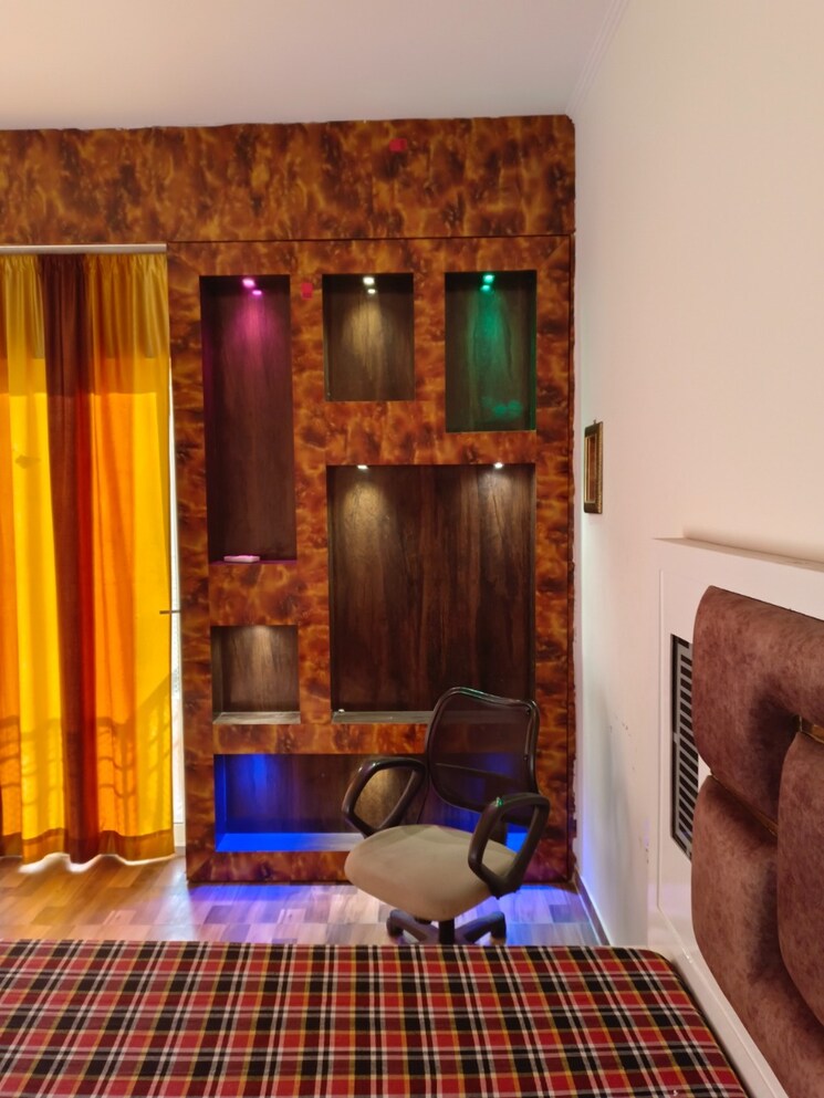 Living Room, up-residency 3 Bedroom 1900 Sq.Ft. Apartment In Sector 42 Noida 8760829