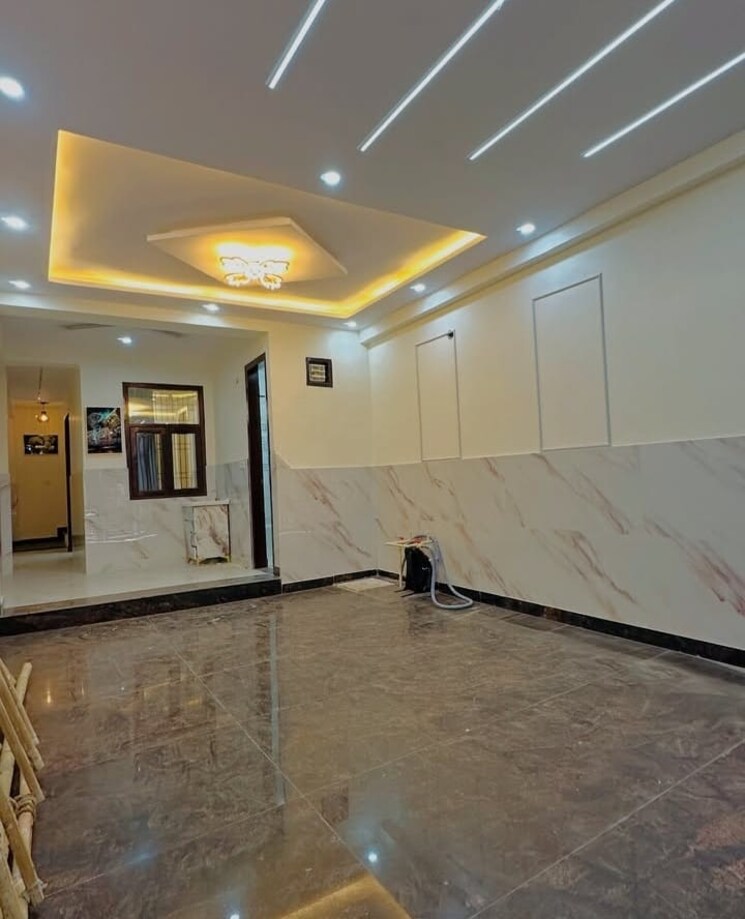 Room, sector 32 3 Bedroom 3150 Sq.Ft. Builder Floor In Sector 32 Faridabad 8760838