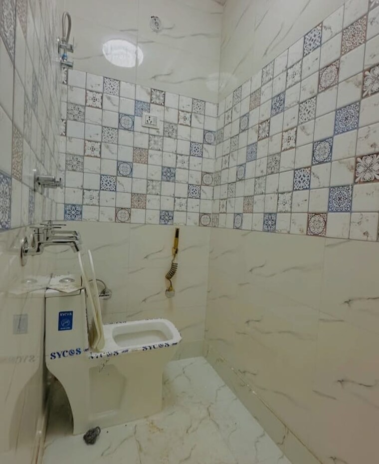 Bathroom, sector 32 3 Bedroom 3150 Sq.Ft. Builder Floor In Sector 32 Faridabad 8760838