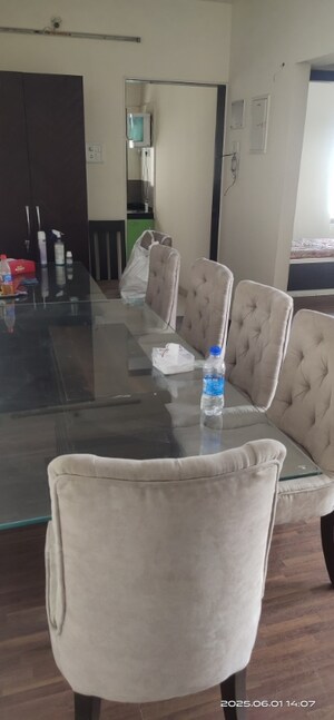 Master Bedroom in 2 BHK Apartment at Dosti Vihar, Samata Nagar – for Sale