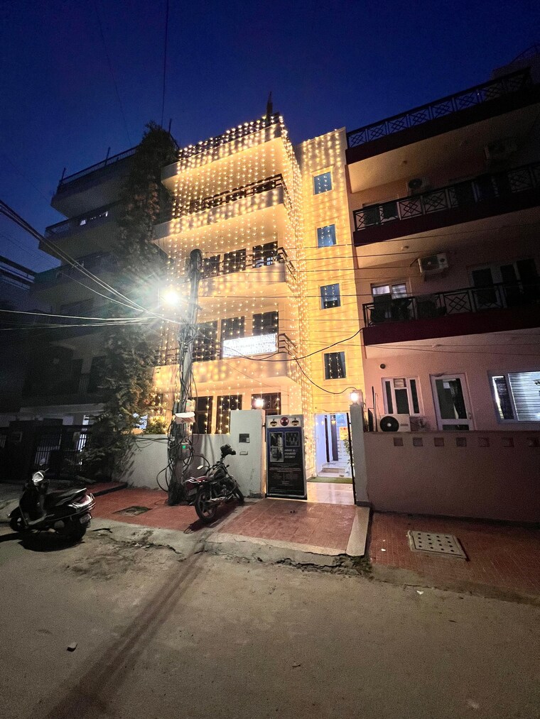 Exterior View, sector 43 6+ Bedroom 161 Sq.Yd. Independent House In Sector 43 Gurgaon 8760855