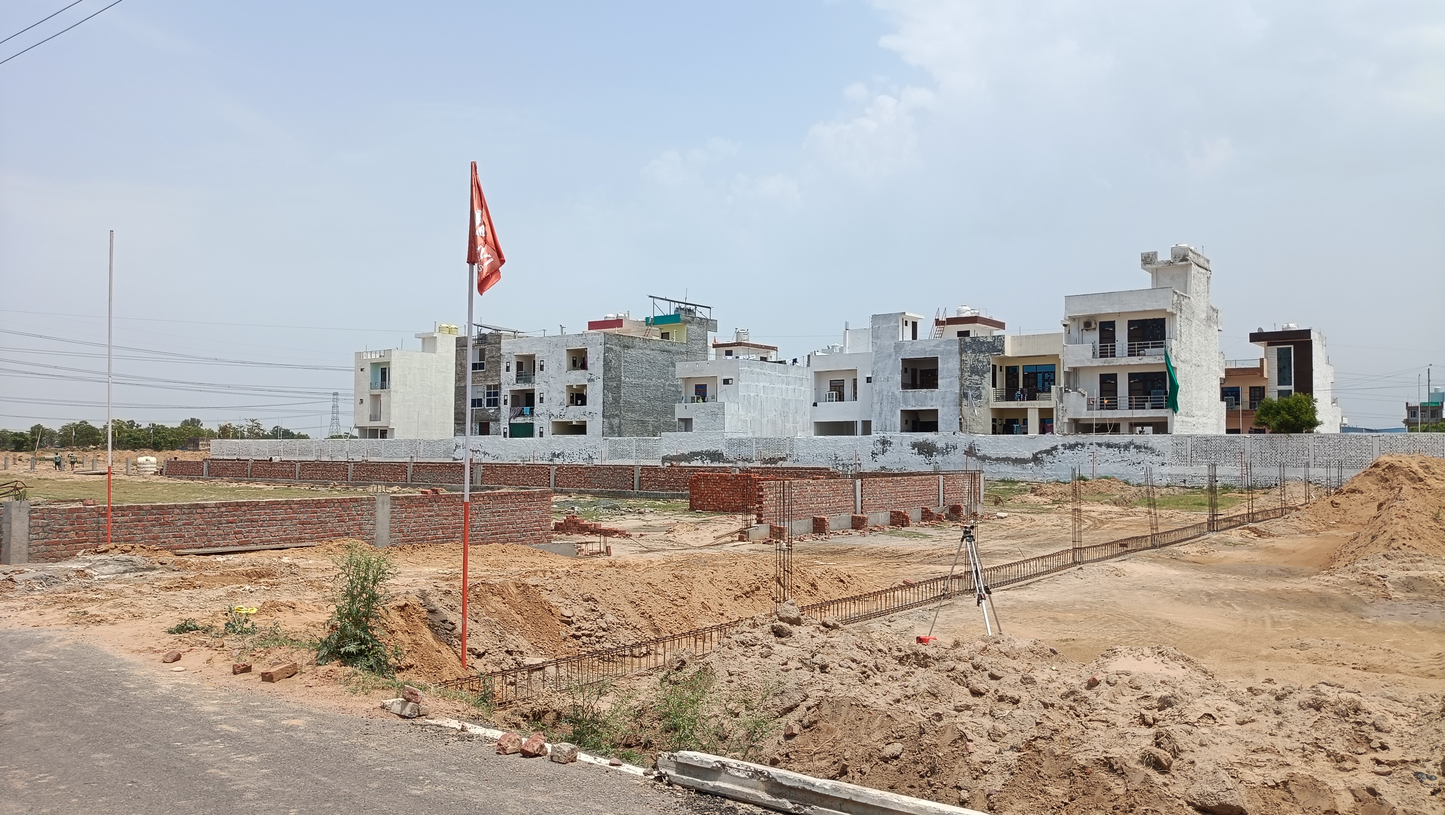 Plot For Sale in Yashvi Golden Gate Residency