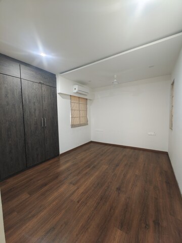 Room in 3 BHK Apartment at Bhimjyani Verraton, Manpada – for Rent