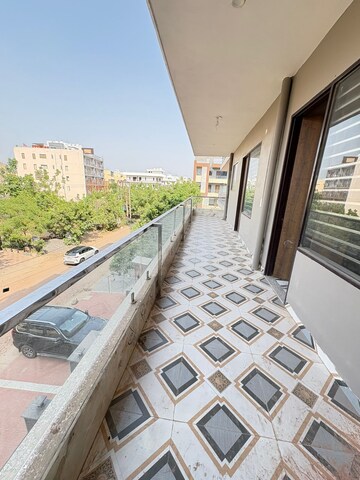 Balcony in 4 BHK Builder Floor at Sector 51 – for Rent